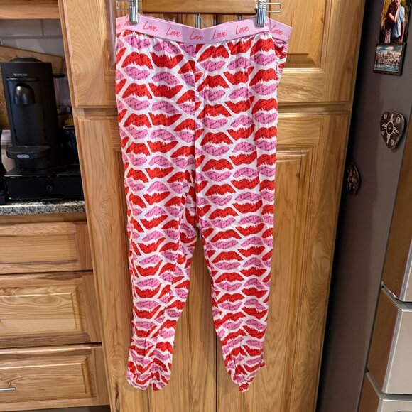 Victoria’s Secret Cotton Pajama Pants Women’s Large Love Lips Print EUC - Picture 1 of 9